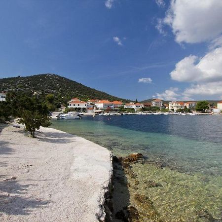 Apartmani Tamaris Vinišće Esterno foto