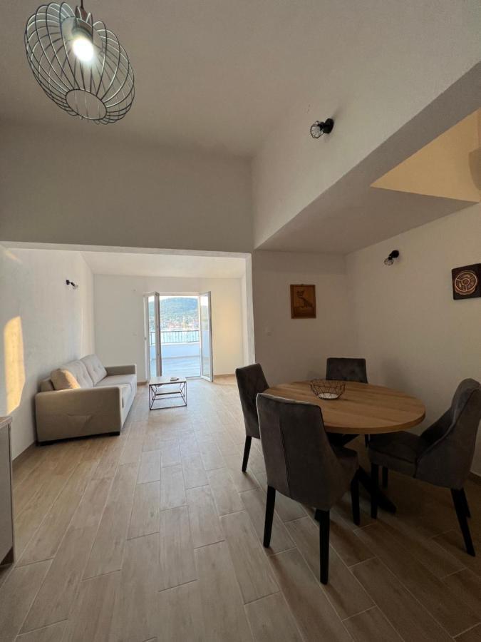 Apartmani Tamaris Vinišće Esterno foto