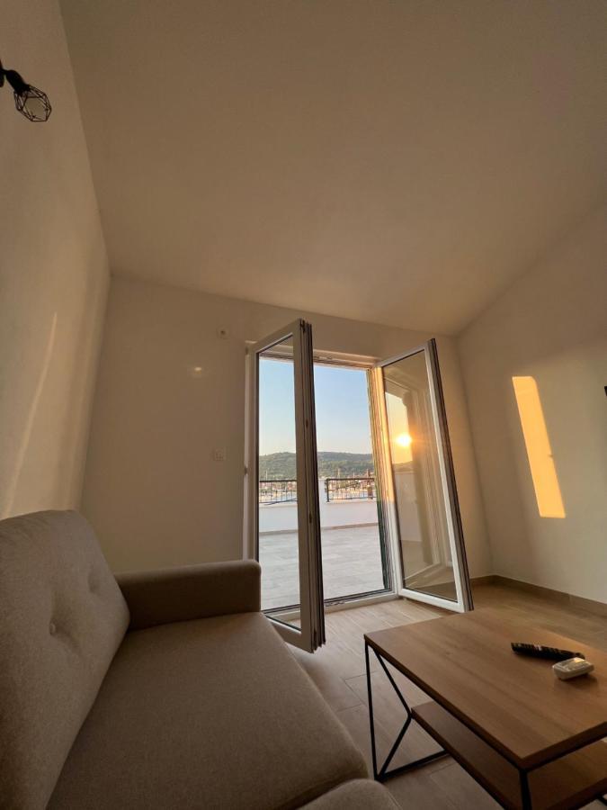 Apartmani Tamaris Vinišće Esterno foto