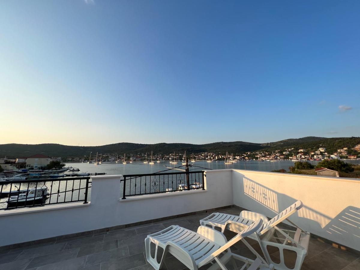 Apartmani Tamaris Vinišće Esterno foto